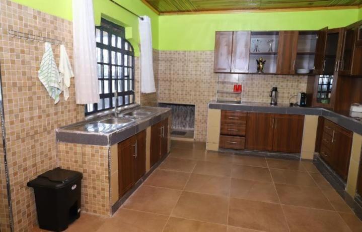 Esniko Villa Narok ภายนอก รูปภาพ