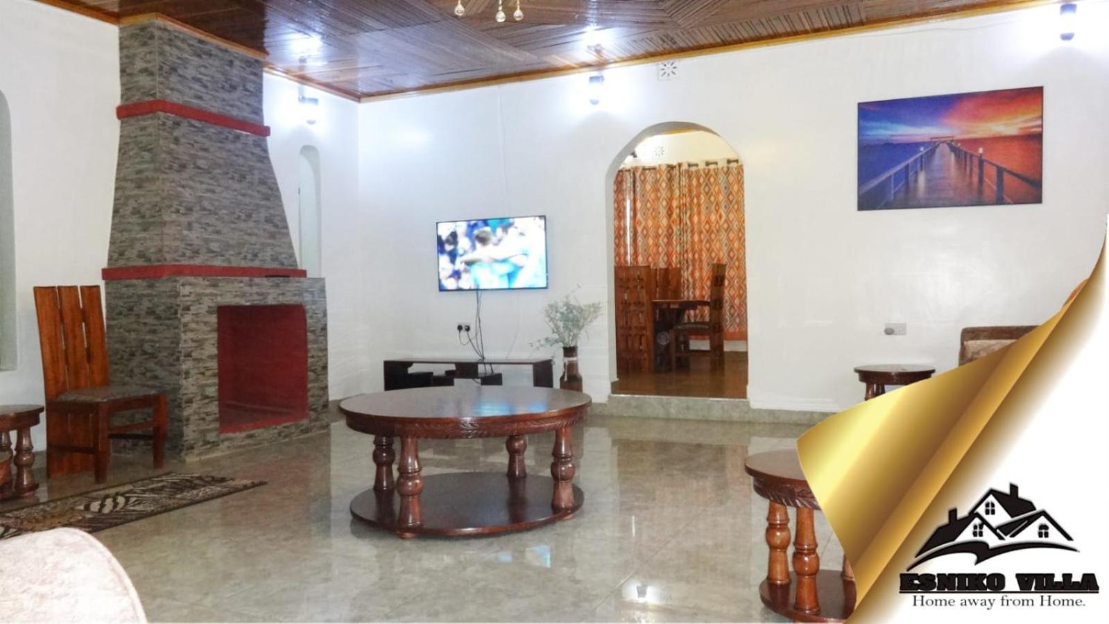 Esniko Villa Narok ภายนอก รูปภาพ