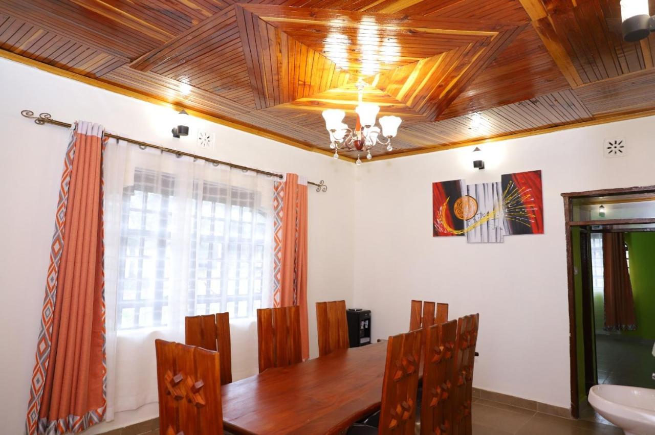 Esniko Villa Narok ภายนอก รูปภาพ