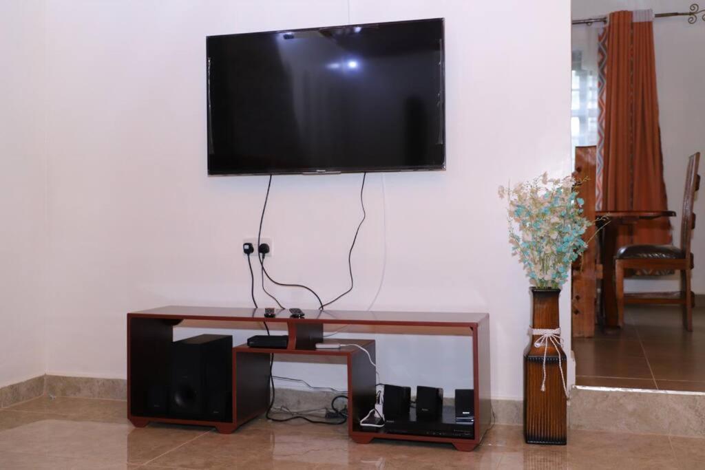 Esniko Villa Narok ภายนอก รูปภาพ