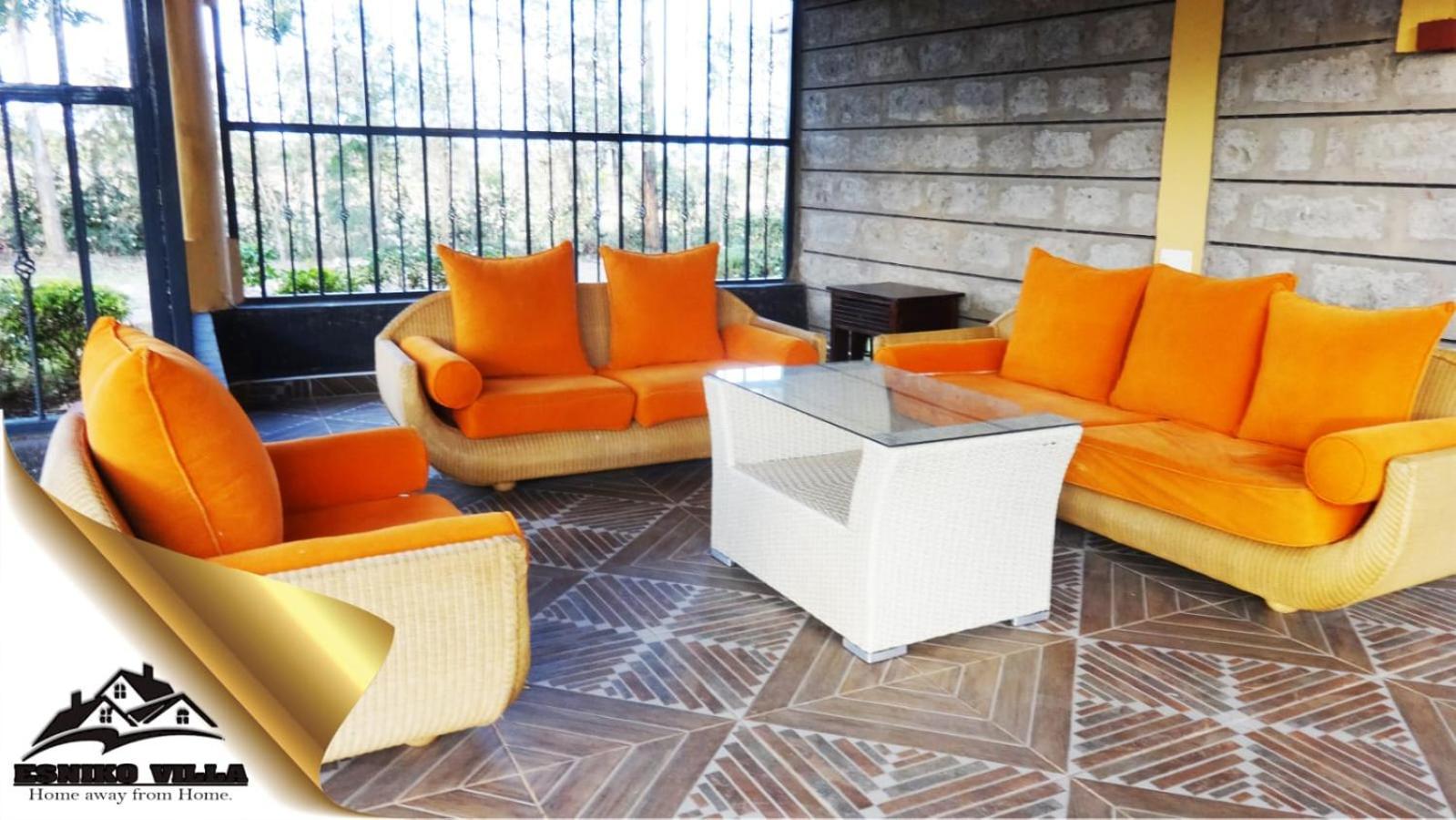 Esniko Villa Narok ภายนอก รูปภาพ