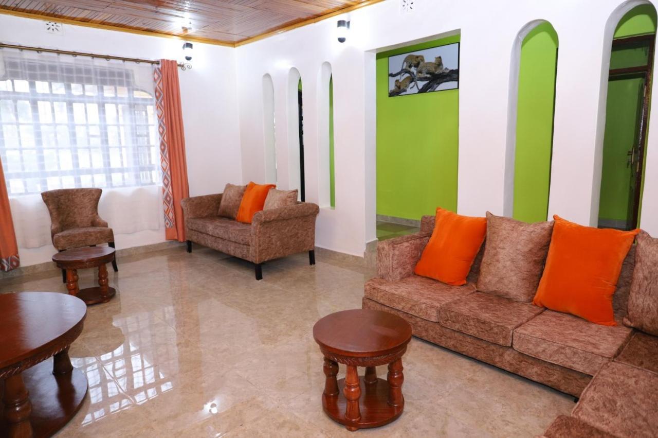 Esniko Villa Narok ภายนอก รูปภาพ