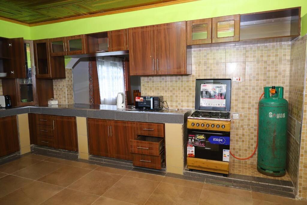 Esniko Villa Narok ภายนอก รูปภาพ
