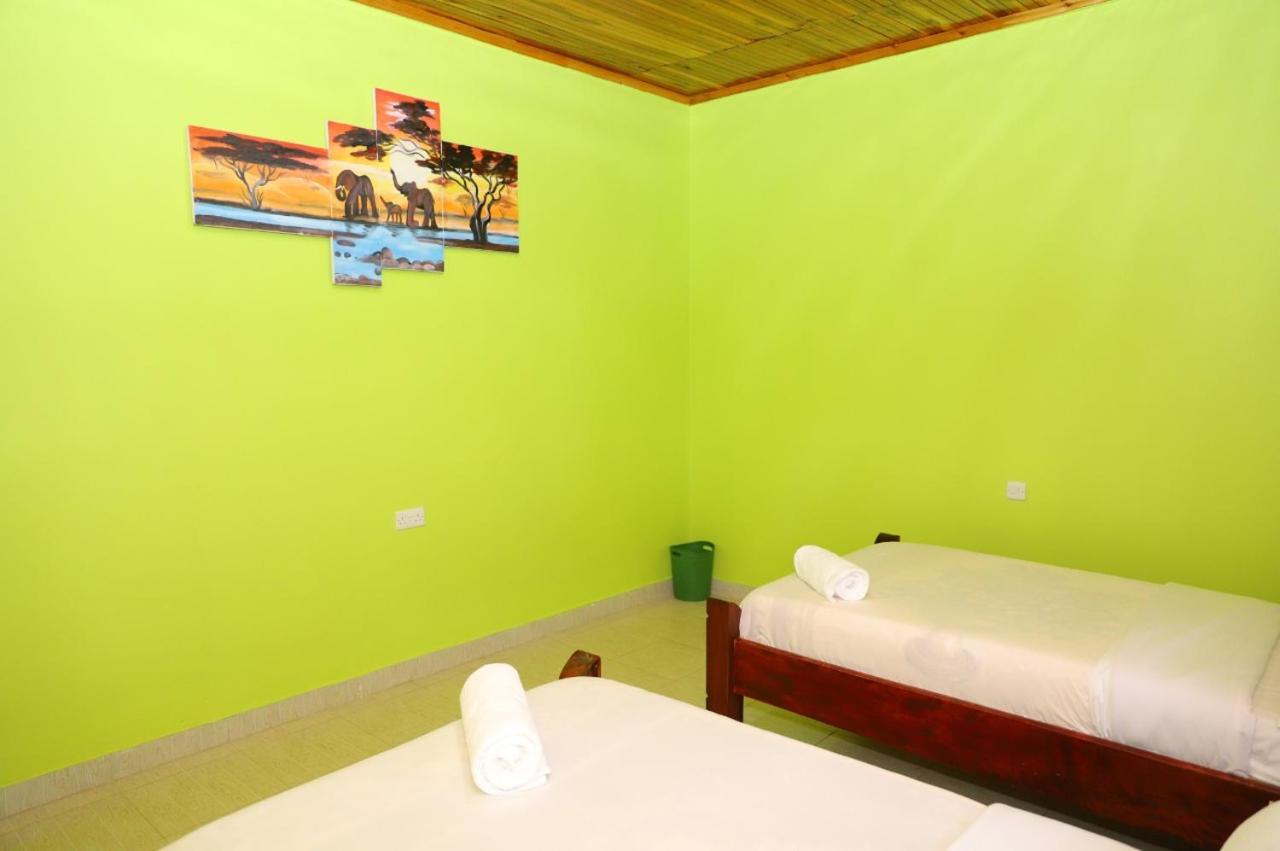 Esniko Villa Narok ภายนอก รูปภาพ
