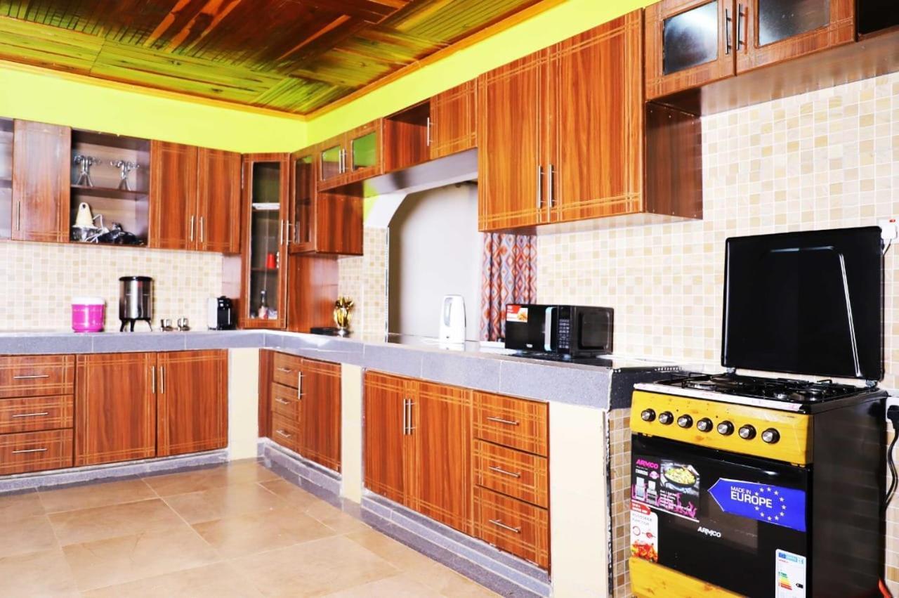 Esniko Villa Narok ภายนอก รูปภาพ